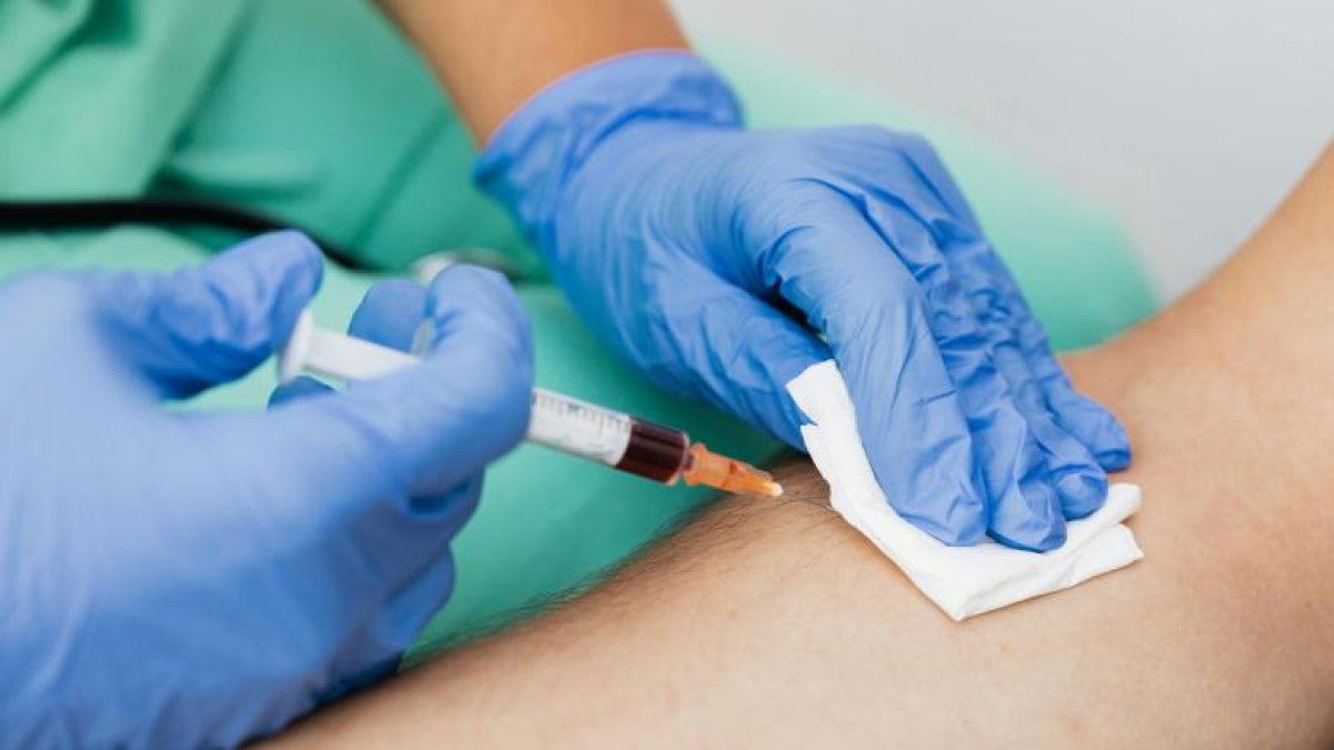 Solca Cuenca atenderá nuevamente a pacientes oncológicos del IESS tras acuerdo de pago de deuda.