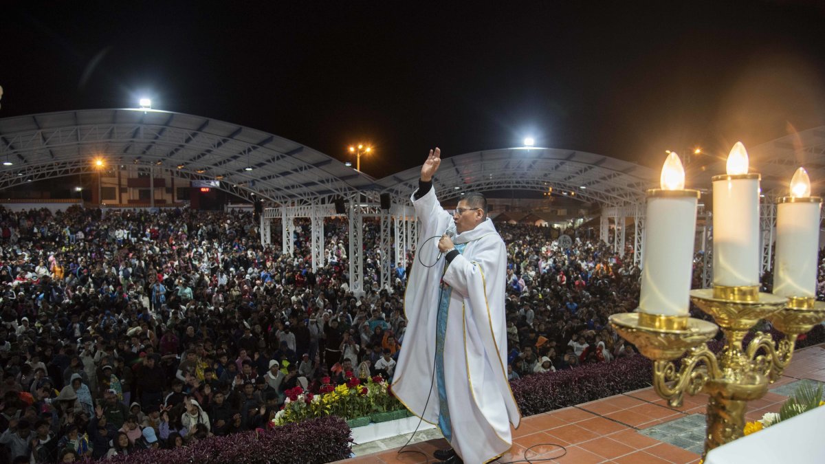 Tras caminatas de entre 6 y 8 horas, los peregrinos arribaron al santuario donde se ofrecían misas a cada hora