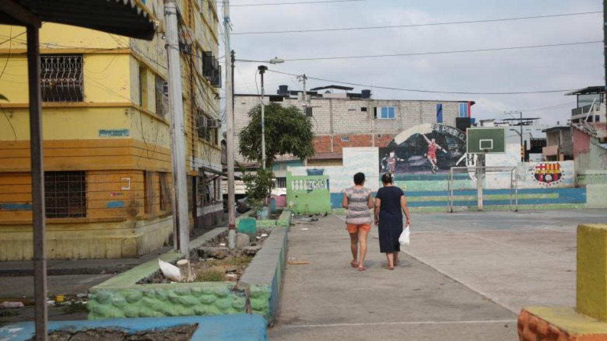 En esta cancha se encontraban las cuatro personas que fueron baleadas.