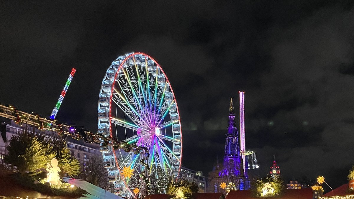 Atractivo. Este evento trajo comercios y juegos de feria.