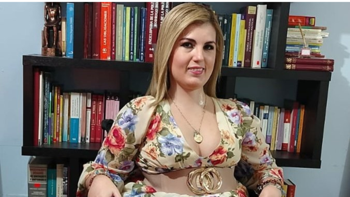 María Cristina Kronfle, exasambleísta, empezó hace meses una campaña en redes, anunciando que el miércoles 20 de noviembre, acudirá a principalizarse.