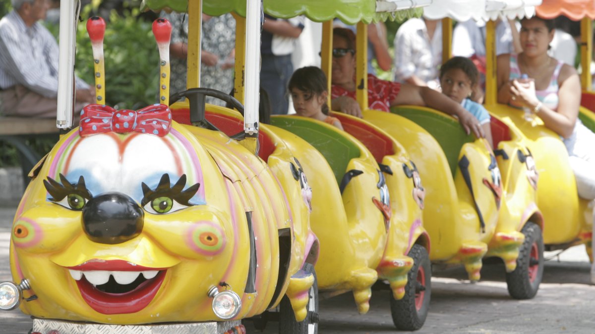 Vehículo folclórico. Realiza maniobras peligrosas como atracción.