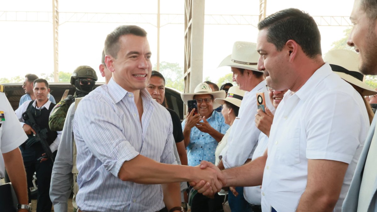 Daniel Noboa dijo que los incendios forestales en Cuenca y Loja son provocados y los calificó como 