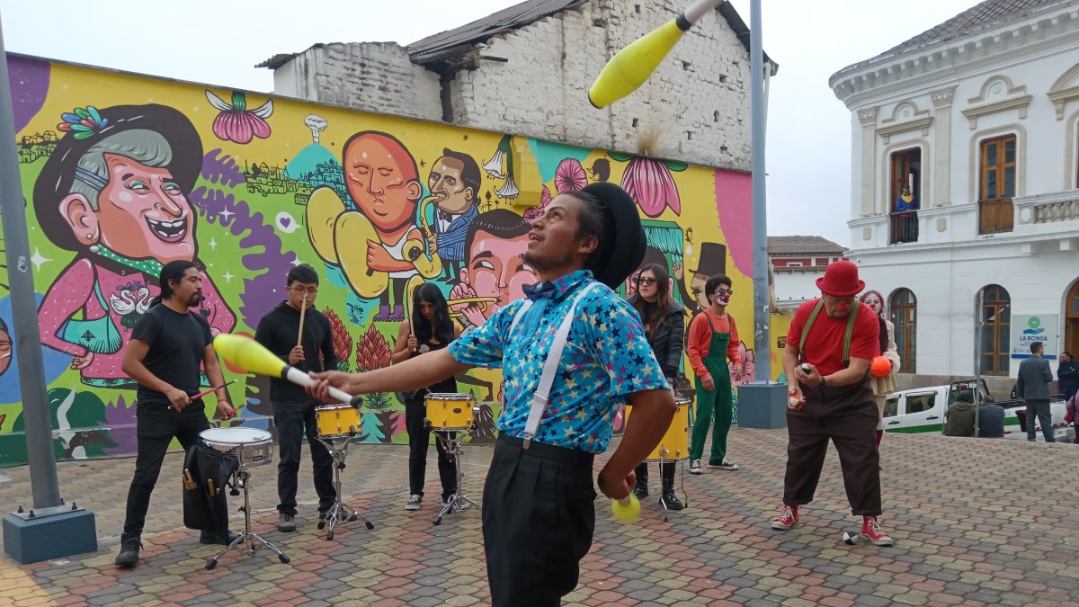 Plaza Benítez y Valencia se realizó el lanzamiento oficial de la agenda de Fiestas de Quito