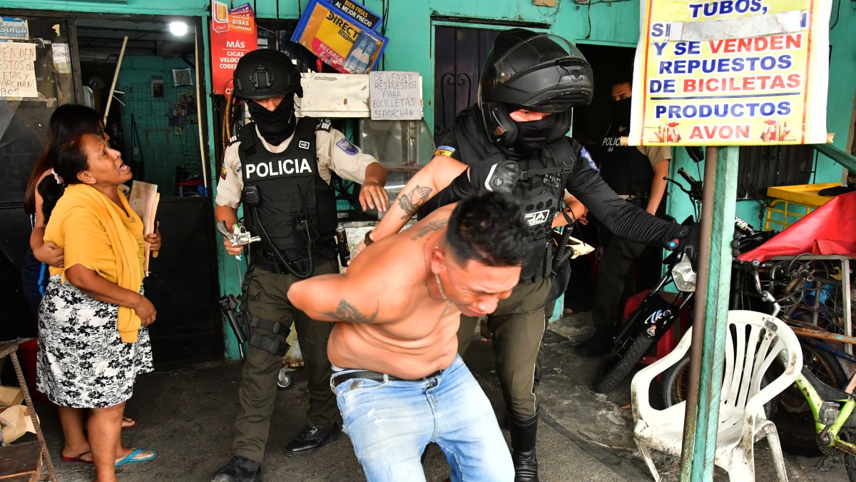 Detención. Uno de los cuatro sospechosos aprehendidos.