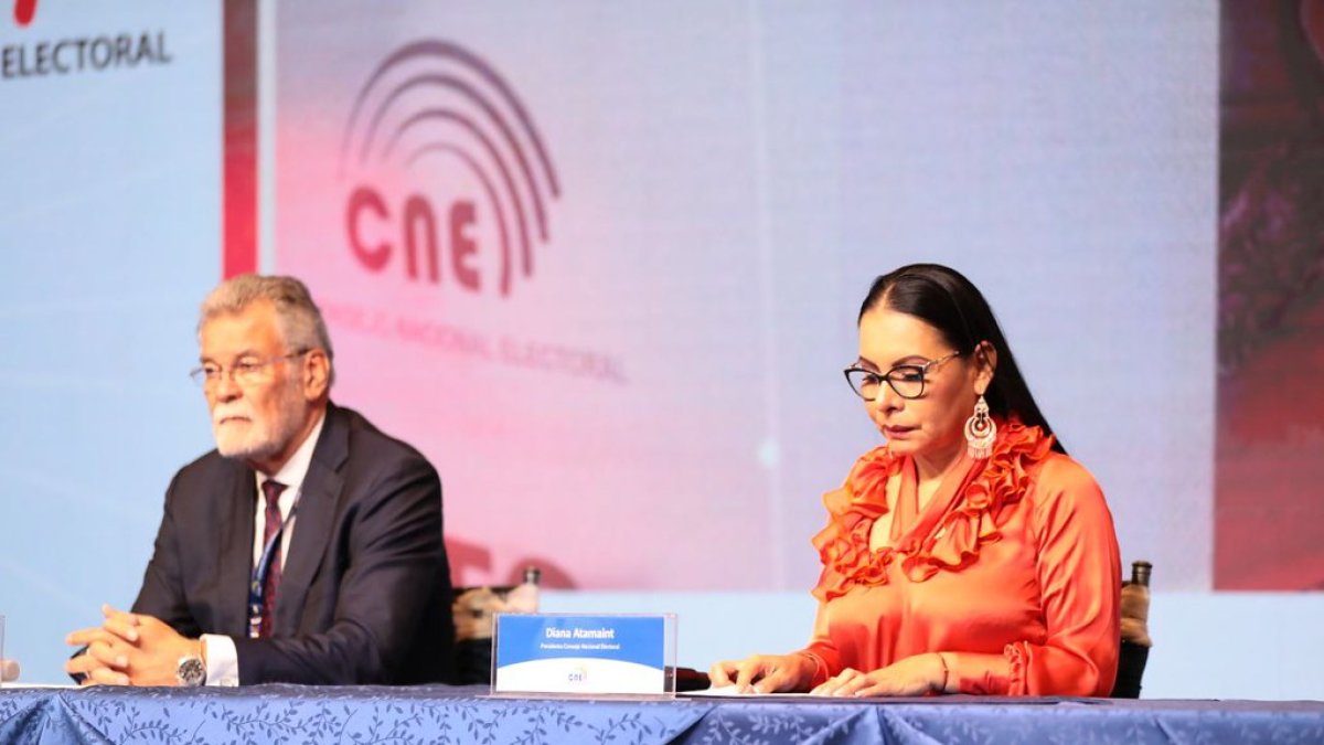 El CNE ha adelantado que dejarán sus cargos cuando sean reemplazados por el CPCCS.