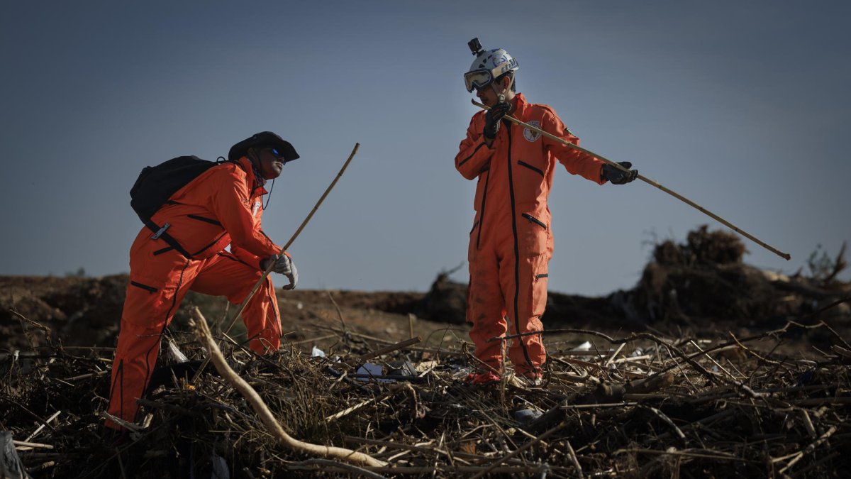 La larga experiencia en catástrofes humanitarias del grupo Topos Aztecas está ahora al servicio de encontrar a Elisabet, una mujer de 38 años que fue arrastrada por el temporal de Valencia.