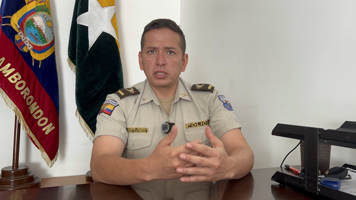 Eduardo Aguirre, jefe de la gestión operativa del distrito Samborondón de la Policía Nacional, señala que los guardias de seguridad deben tener más cuidado al dejar ingresar vehículos.
