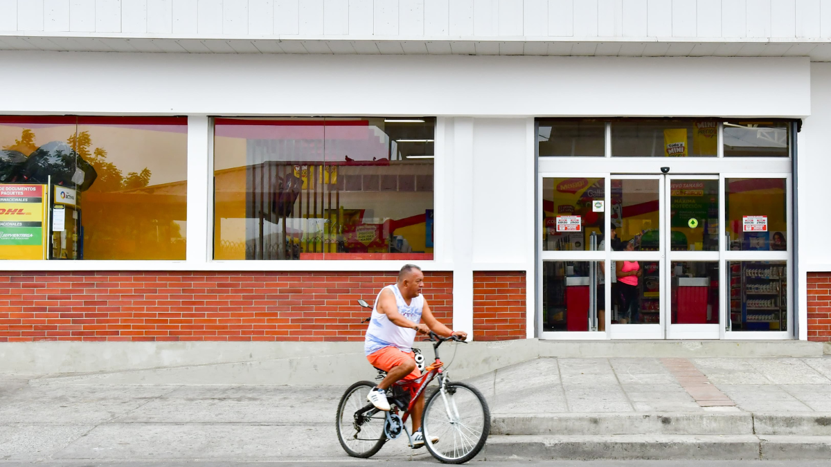 Aproximadamente a las 11:00 del lunes 18 de noviembre, delincuentes pretendieron robar a guardias que retiraban dinero de un cajero