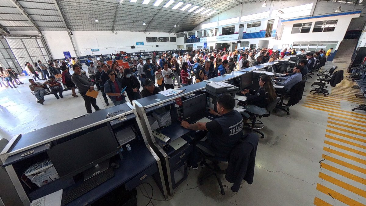 La colocación del chip denominado tercera placa se colocará en el proceso de matriculación vehicular desde enero del 2025