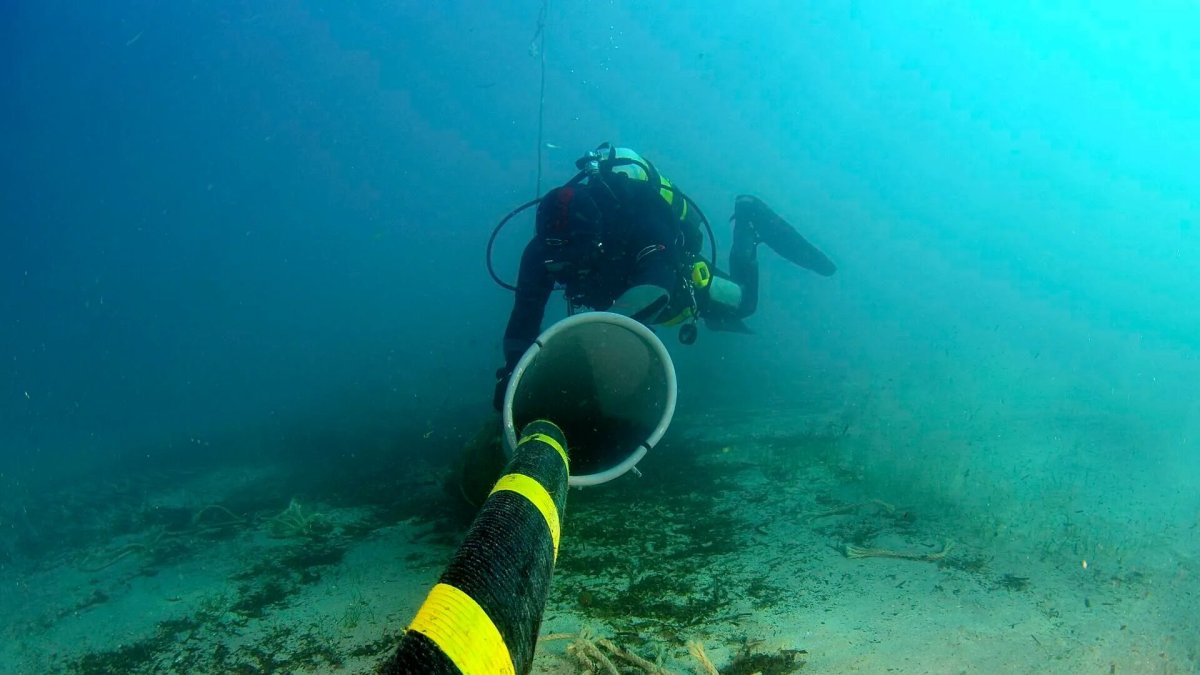 Fue en 1999 que Ecuador se conectó, por primera vez, a la red global de cables submarinos de fibra óptica.