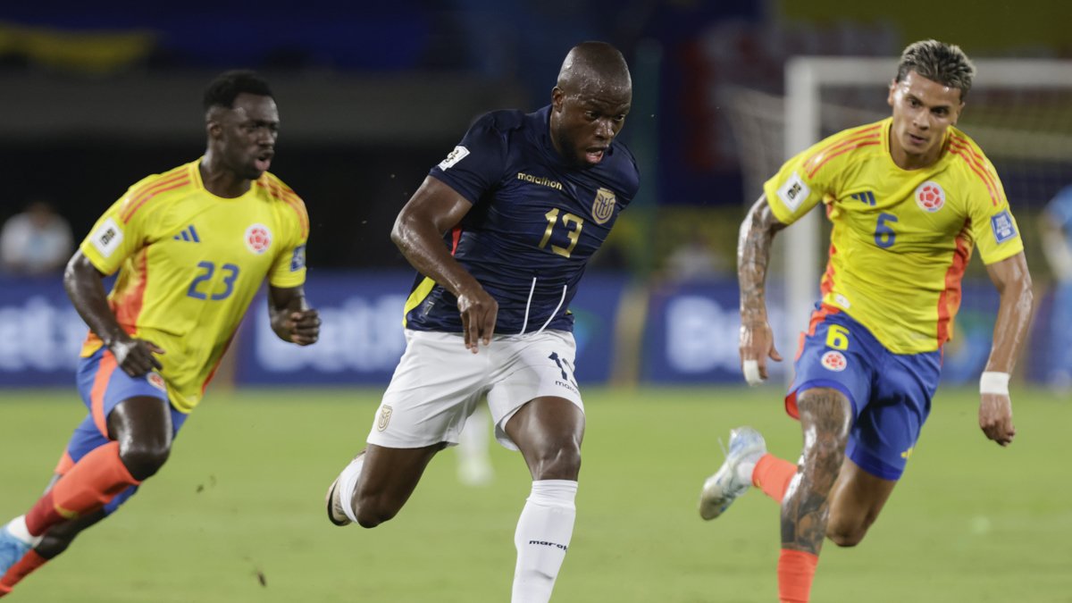 Enner Valencia abrió el marcador 1-0 ante Colombia.