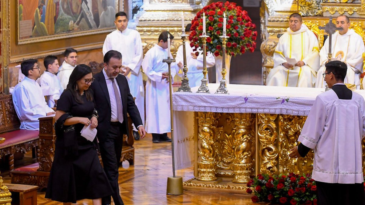 El alcalde Pabel Muñoz acudió a la iglesia La Merced para participar de la ceremonia religiosa de agradecimiento Tedeum