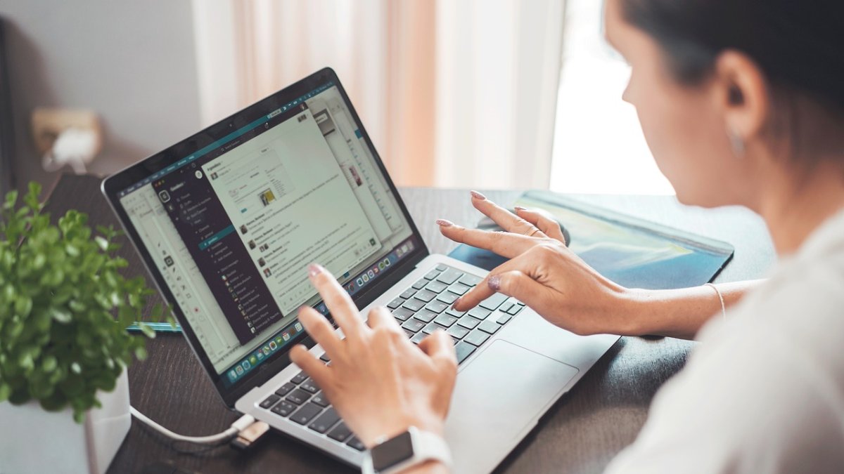 El Internet es un servicio considerado como básico en Ecuador.