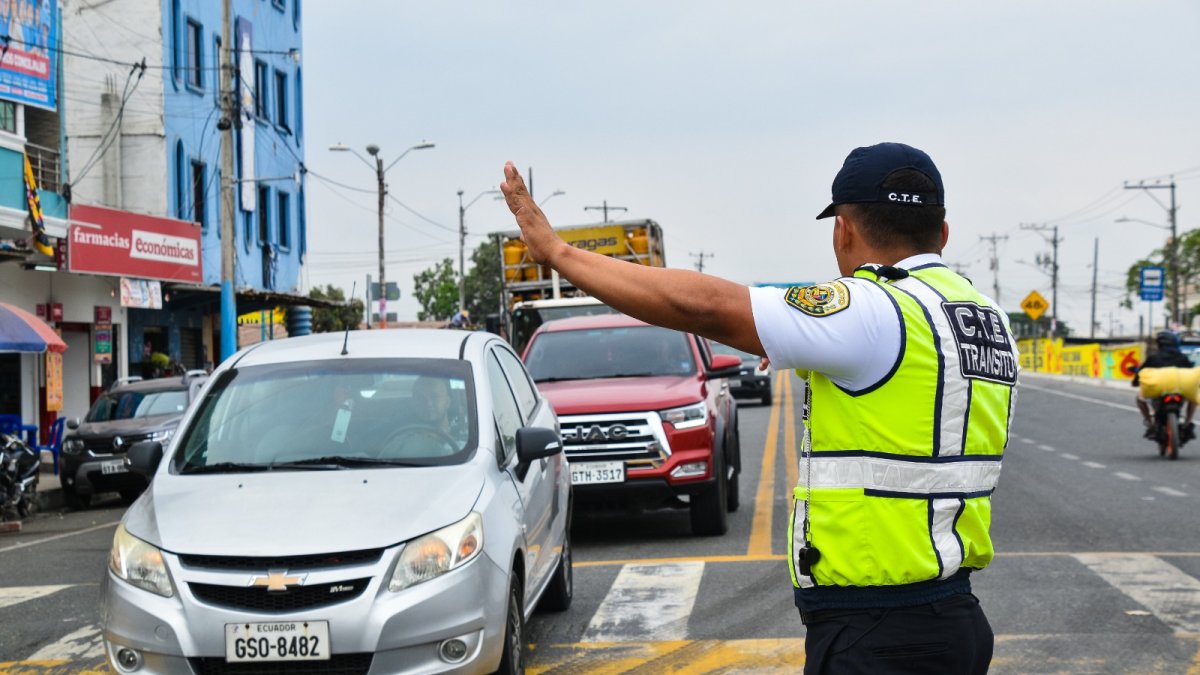 La CTE asegura que se fortalecerá el control en las vías; la ciudadanía exige que se mejore el control de respuestas frente a daños, atascos y accidentes.