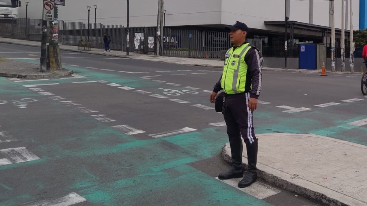 La AMT informó que ocho cierres viales se establecieron en el centro de Quito por las movilizaciones.
