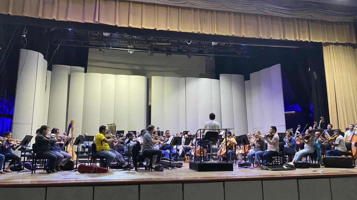 Ensayo. El repertorio incluirá piezas icónicas de la ópera.