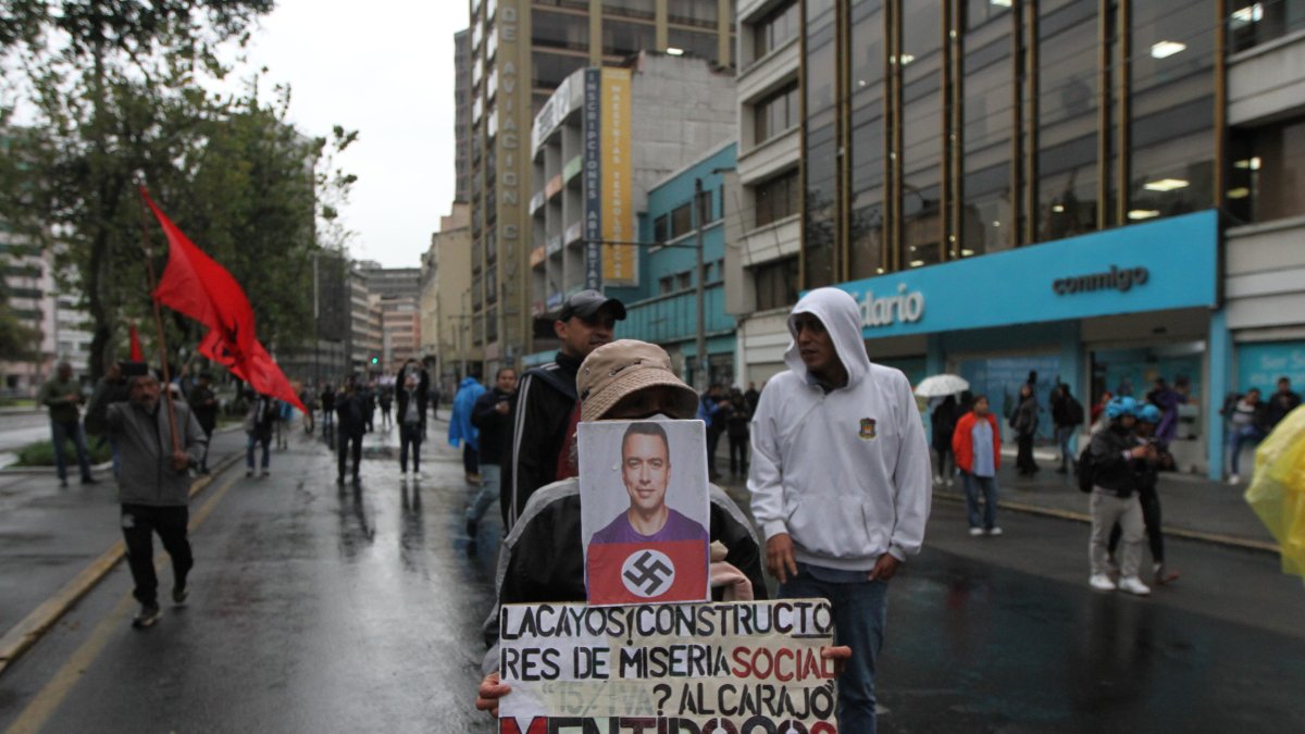 Inicio de la marcha de organizaciones sociales en Quito.