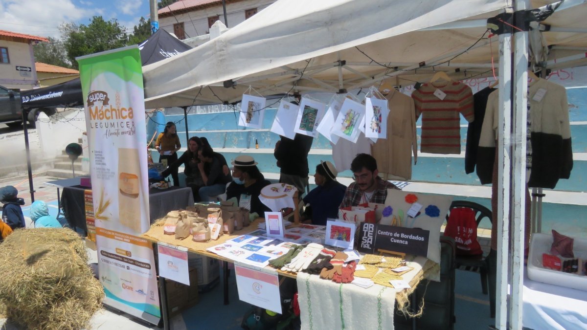 El Pacha Fest, o fiesta de la Pacha (tierra), es un espacio significativo de interculturalidad en  Penipe, provincia de  Chimborazo. 