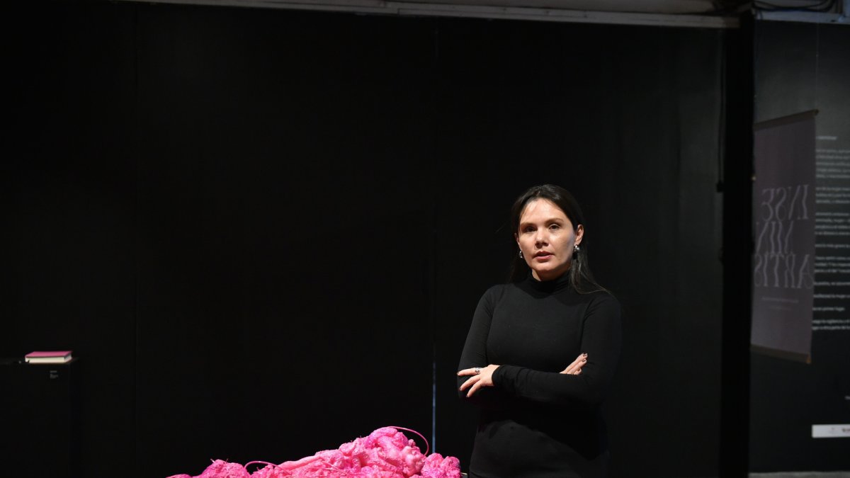 La artista Pamela Pazmiño trabajó durante diez años en el cuerpo de obras que son parte de la exposición.