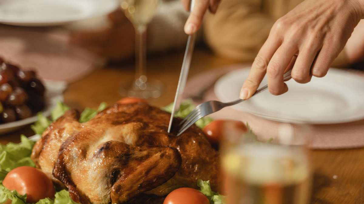 Descubre cómo el Día de Acción de Gracias, una tradición estadounidense, se adapta en Ecuador