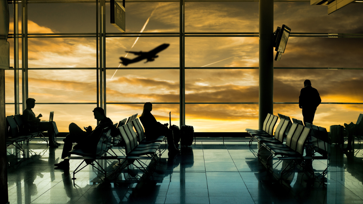 Será obligatorio contar con una identificación compatible con la normativa REAL ID para abordar vuelos nacionales en Estados Unidos.