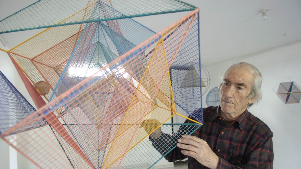 La exposición recoge las obras en las distintas etapas del artista quiteño.