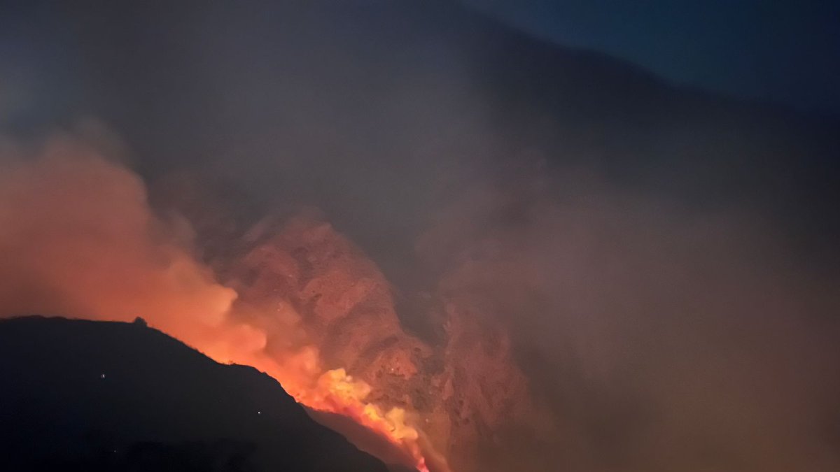Los incendios forestales no cesan y complican el acceso a servicios básicos como el agua potable.