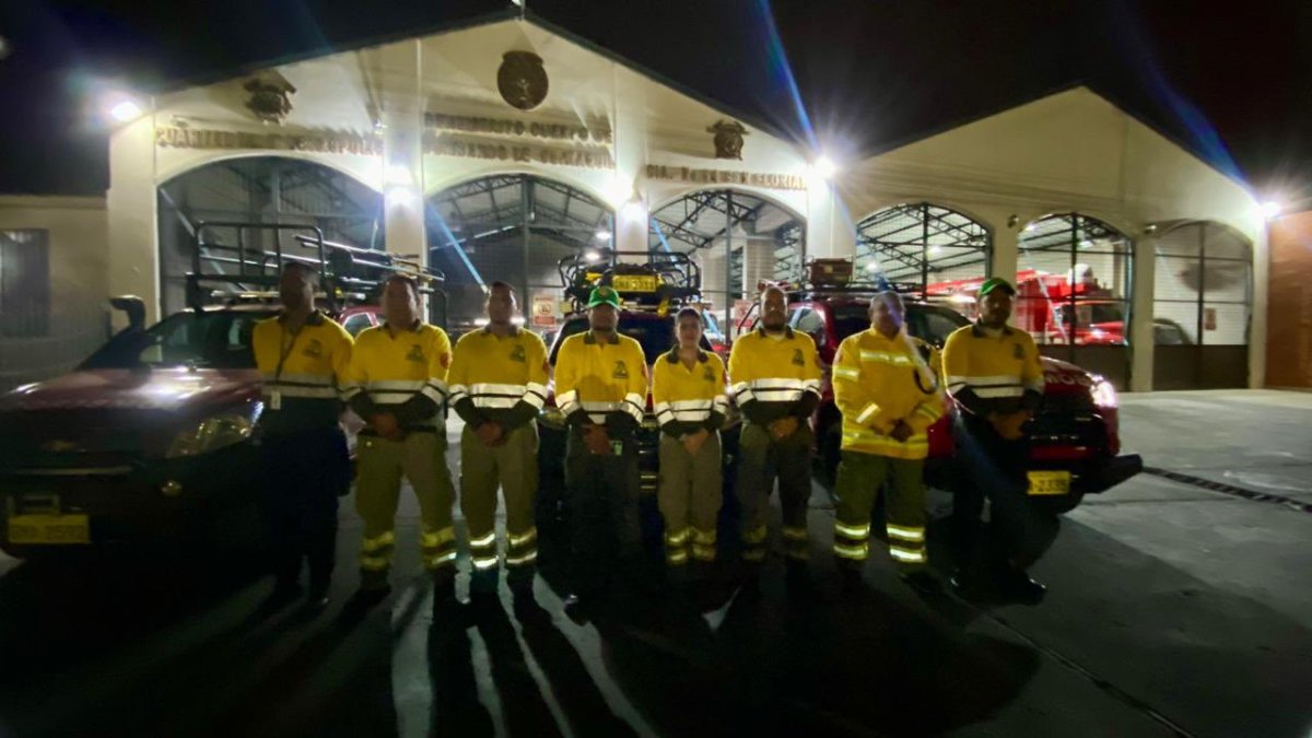 Los bomberos de Guayaquil partieron esta madrugada de sábado 23.