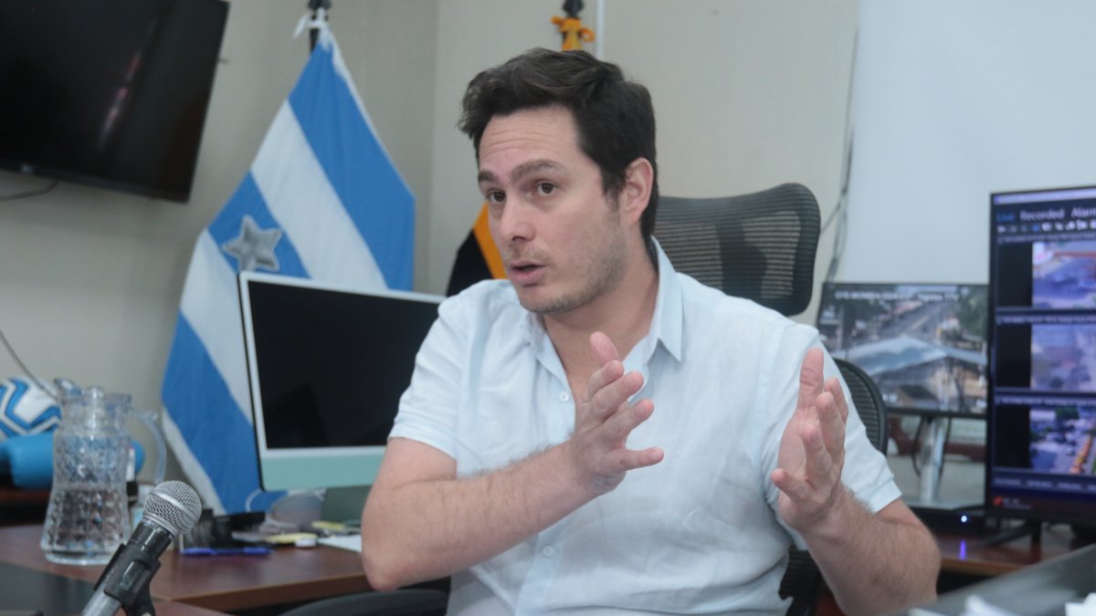 Fernando Cornejo, director de Segura EP,  recibió a EXPRESO en su oficina para hablar diversos temas