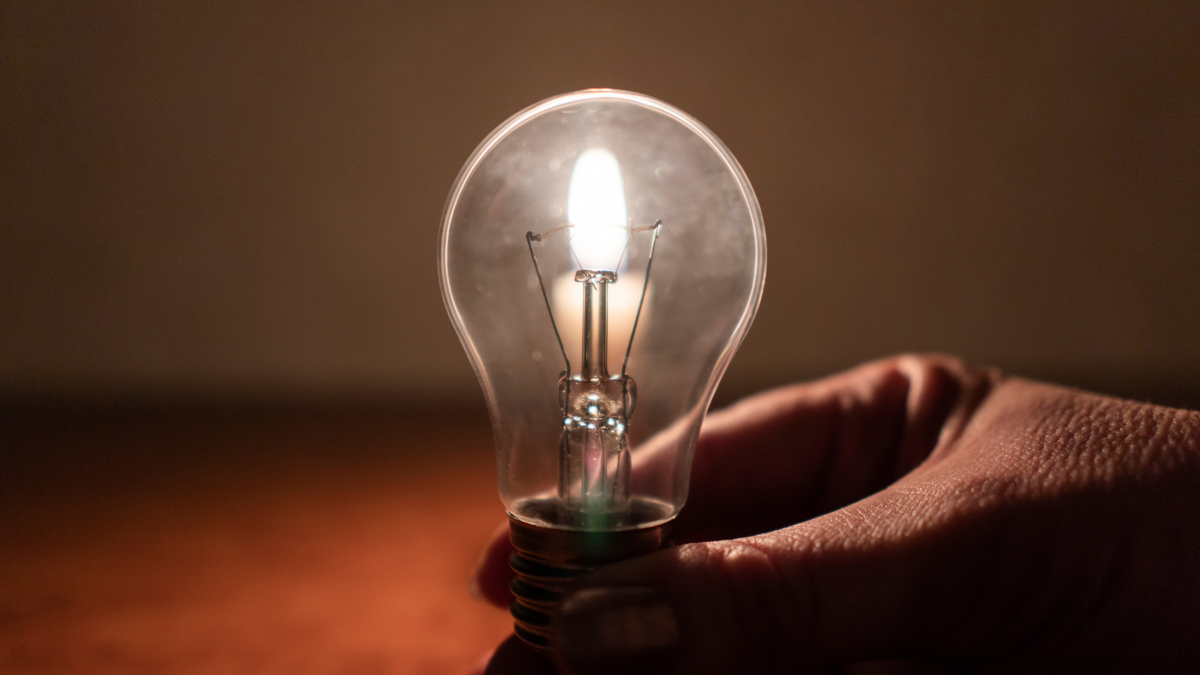 La crisis energética continúa afectando a Ecuador con cortes de luz programados.