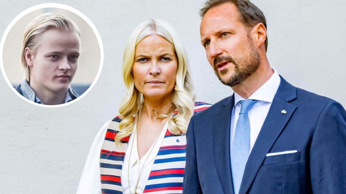 Marius con su madre y su padrastro, el príncipe Haakon.