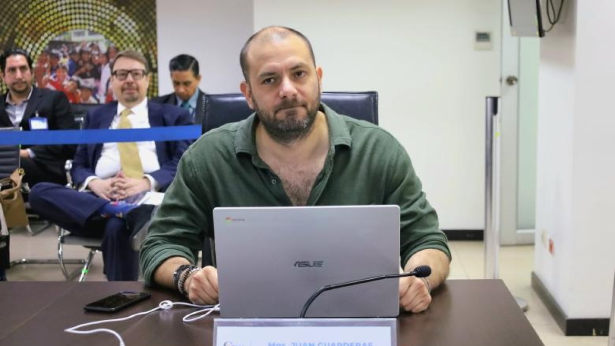 La asambleísta de la Revolución Ciudadana, Ana Herrera, presentó la solicitud de juicio político por un presunto incumplimiento de funciones.