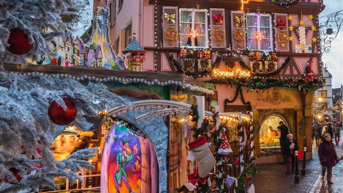 Fotografía de Colmar, Francia en épocas navideñas.