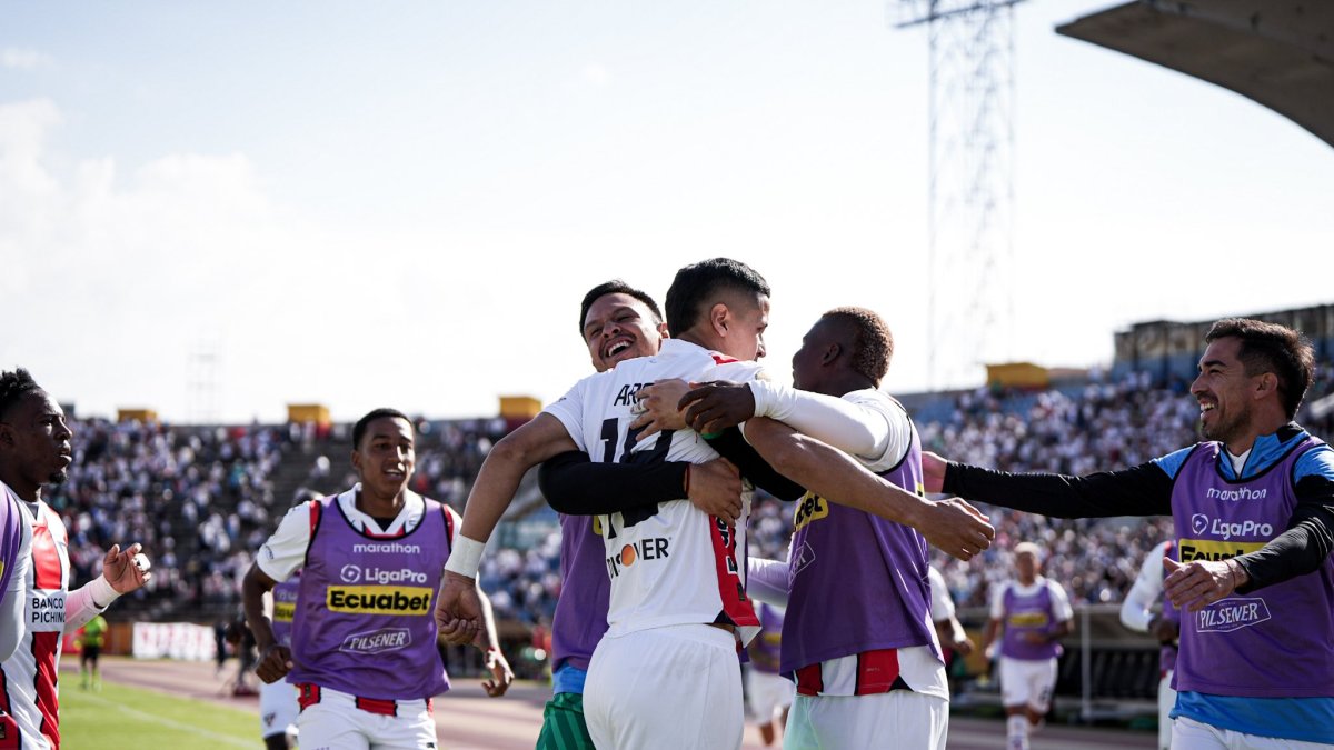 Liga de Quito derrotó 4-2 a U. Católica y aseguró su clasificación a la fase de grupos de la Copa Libertadores de 2025.