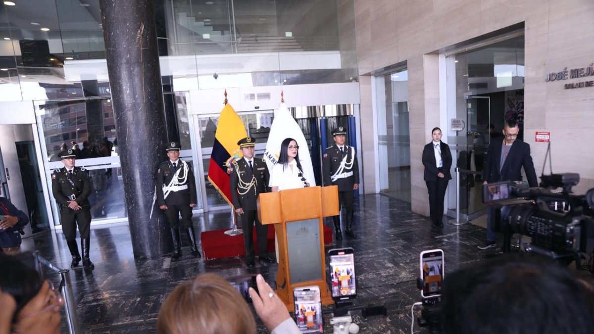 Viviana Veloz dijo que denunciará a un funcionario de Presidencia por un video sobre la Universidad de Santo Domingo.