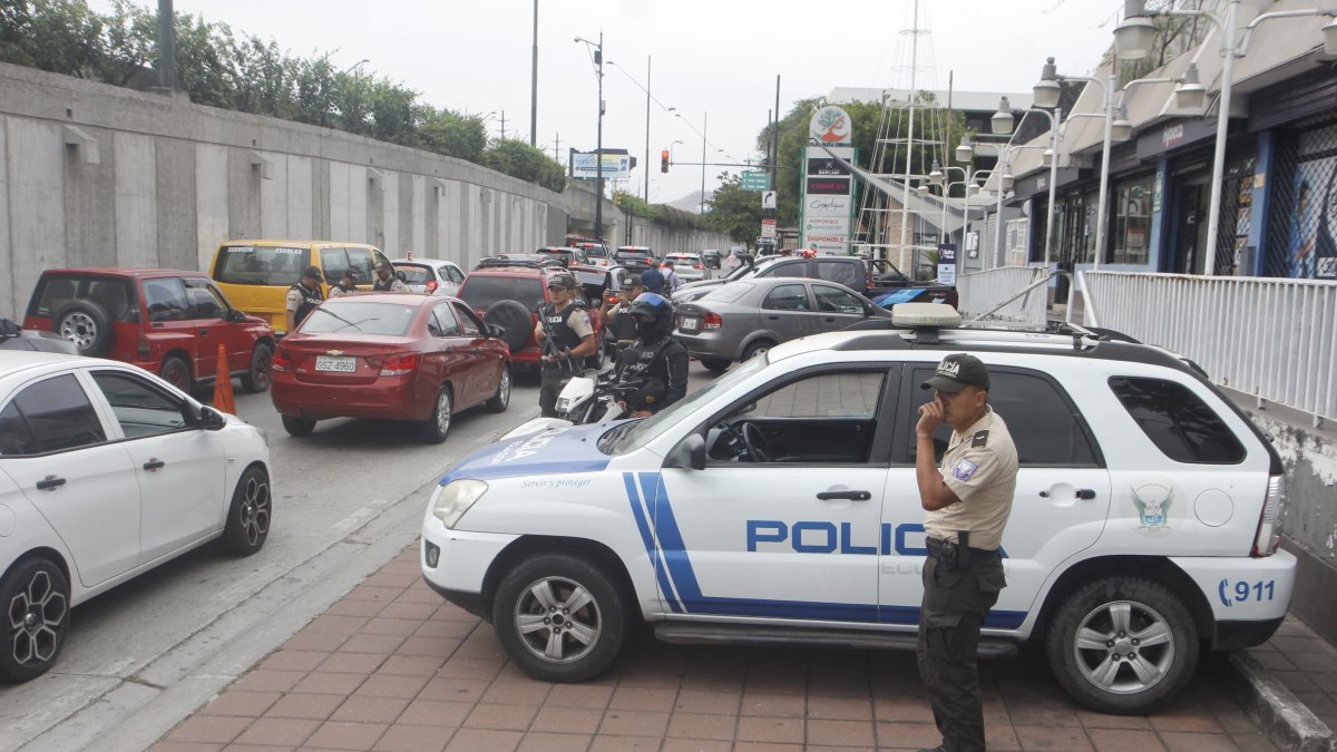 La Policía Nacional participó de este operativo antidroga en la ciudad de Guayaquil