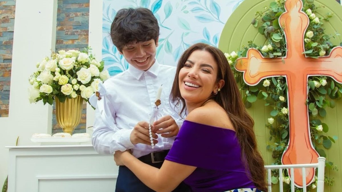 Samantha Grey con su hermano, Giovanny.