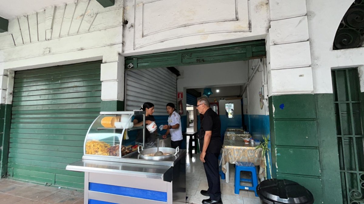 Restaurantes en el centro de la ciudad se rehúsan a poner letreros con datos para no ser extorsionados