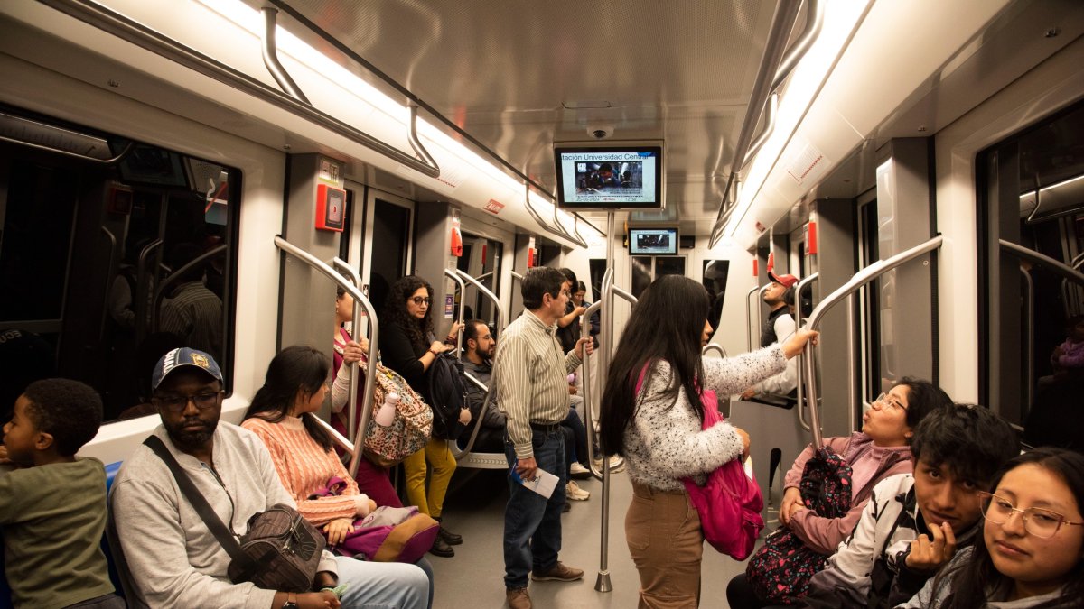 Operación. El metro entró en funcionamiento el 1 de diciembre de 2023.