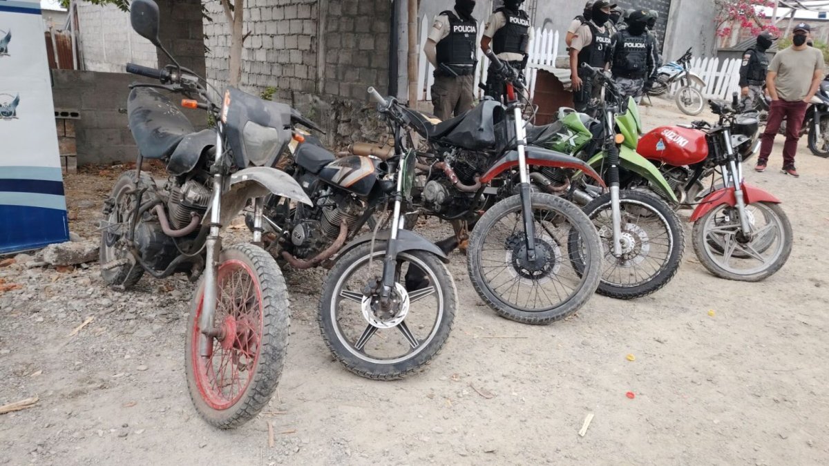 Seis motocicletas fueron recuperadas en el operativo.