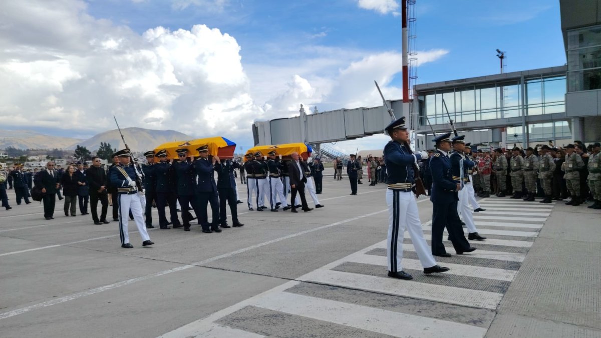 Los restos de los pilotos fallecidos en el accidente aéreo en La Libertad llegaron a sus ciudades de origen, la tarde de este miércoles 27 de noviembre.