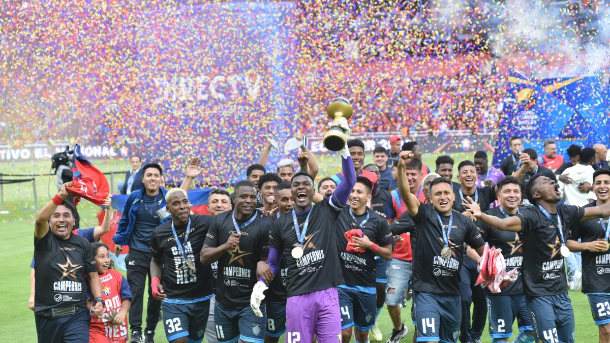 El Nacional se coronó campeón de la Copa Ecuador.