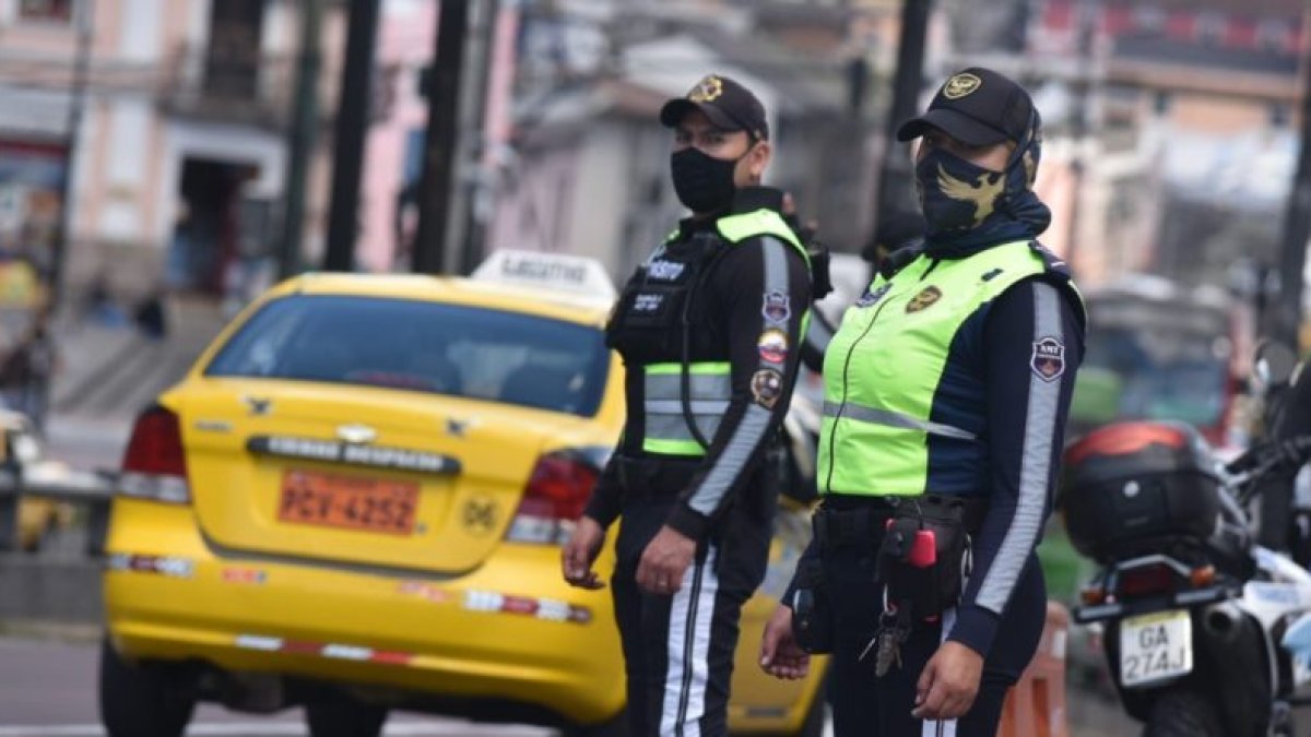 El taxista que invadió el Parque La Carolina fue localizo y sancionado por la AMT