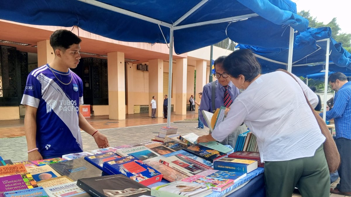 Iniciativa. La ciudadanía tendrá acceso a libros de historia antigua y moderna, lecturas infantiles y de acción.