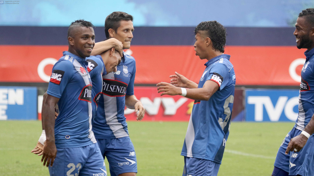 Marcos Mondaini (c) quedó cuatro veces campeón con Emelec en el fútbol ecuatoriano