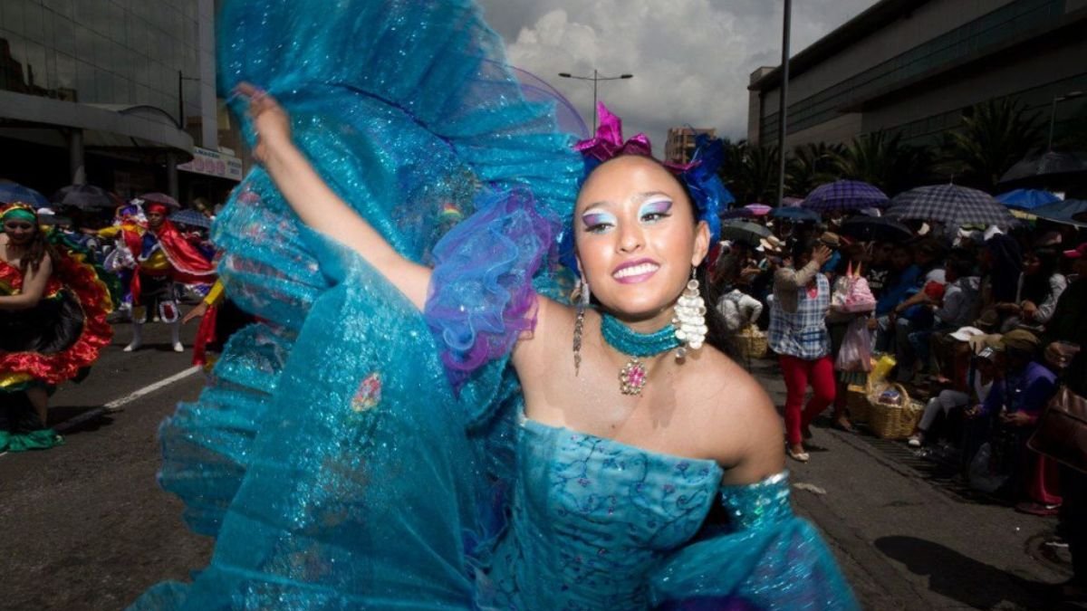 Conoce todo sobre los Desfiles de la Confraternidad en Quito este 2024.