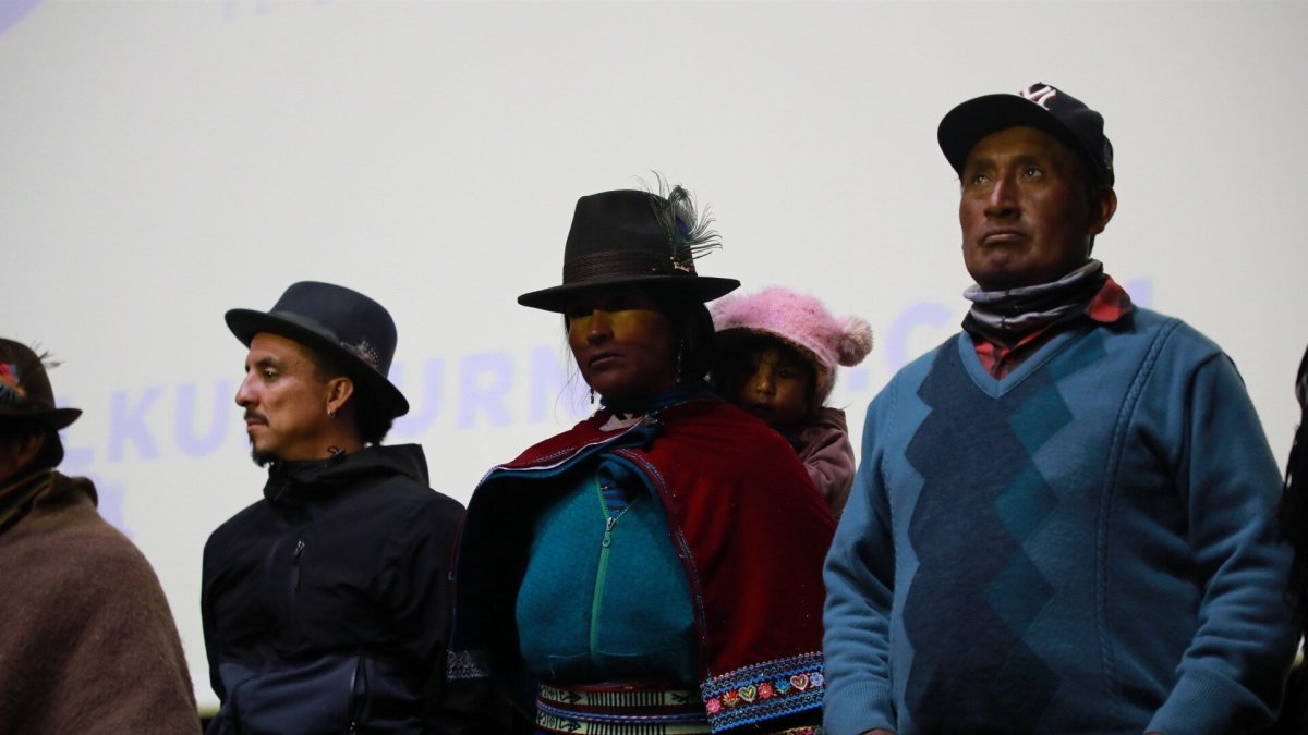 Este ritual de las aves es conocido a nivel mundial, y no se entiende por qué, al migrar  se lanzan a las aguas para quitarse la vida.