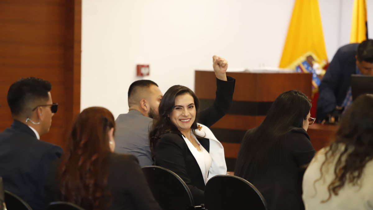 Verónica Abad en el Complejo Judicial a la espera de la audiencia de acción de protección.