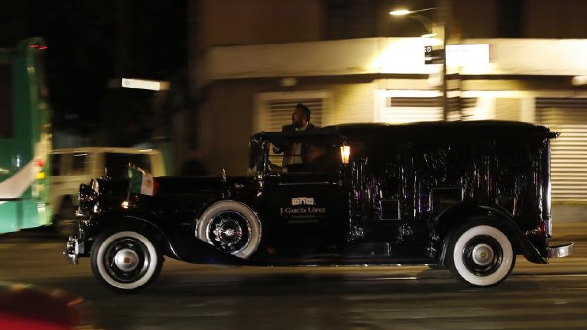 El viernes 29 de noviembre, los restos de Silvia Pinal se velan de manera privada.